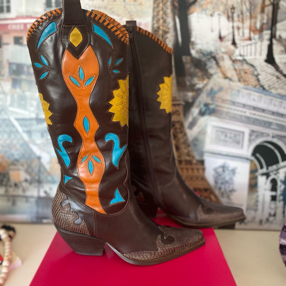 BCBGirls Trim Western Cowboy Leather Boots Women's 7 Chocolate w/Colorful Inlay